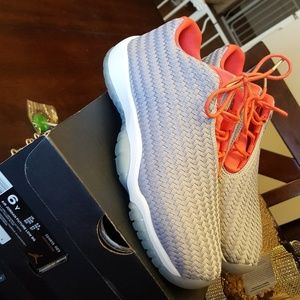 Jordan future low 6y